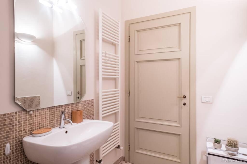 Ferienwohnung Le Scuderie- RIBOT Lucca Exterior foto
